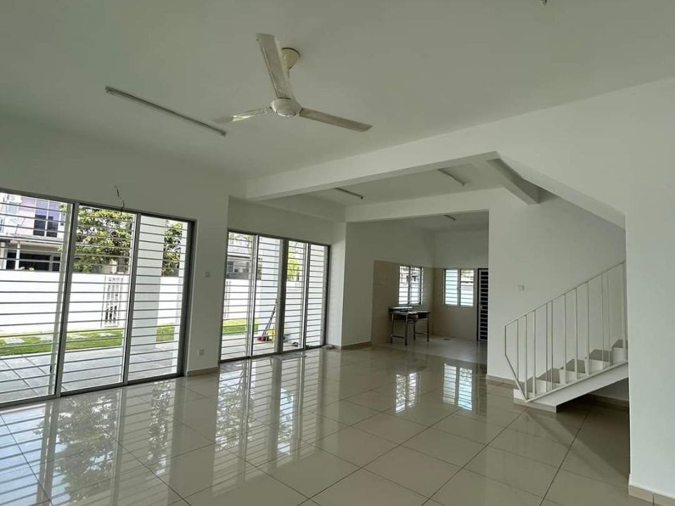 Rumah teres dua tingkat di Bandar Tasik Puteri, Rawang
