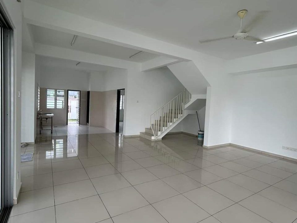 Rumah teres dua tingkat di Bandar Tasik Puteri, Rawang